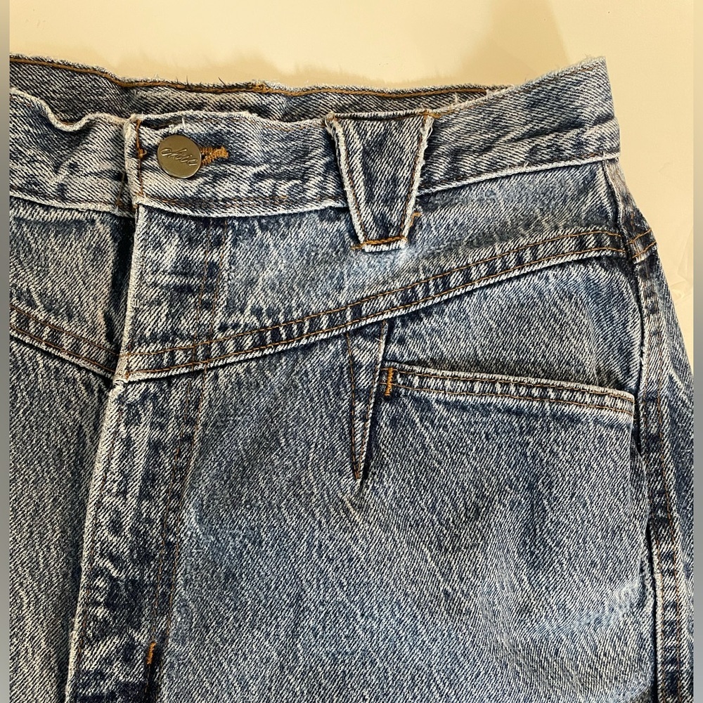 80sVintage CHIC High-Waisted Denim Jeans.- tapered.
